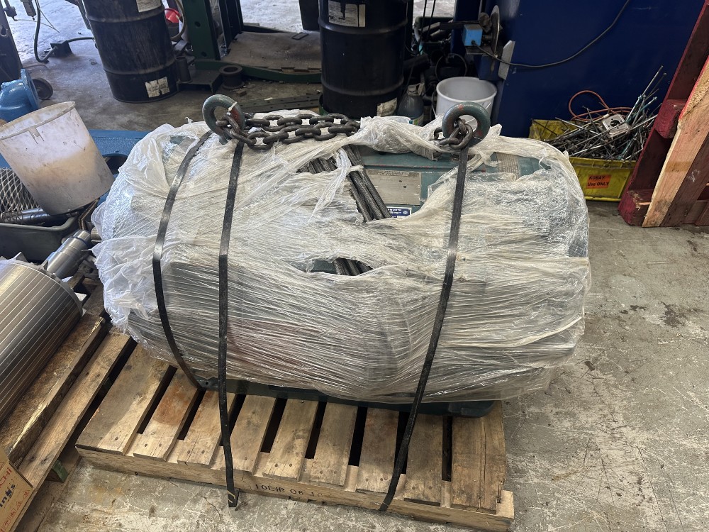 700 HP 3571 RPM Reliance, Frame 5010S, electric motor, 575 Volts, used - Image 3