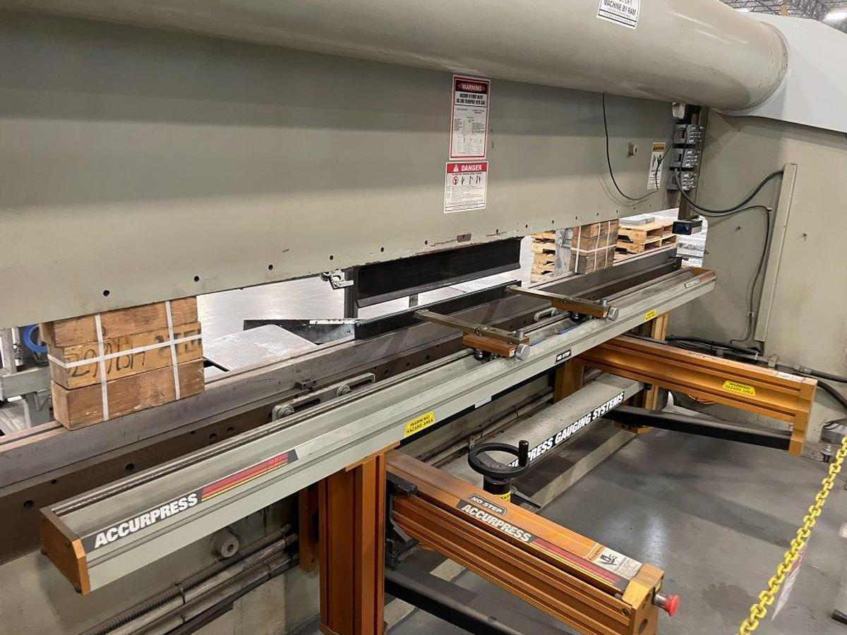 175 Ton, Accurpress #717514, CNC press brake, 14' overall, 148" between housing, 8" stroke, 10" throat, 14" - Image 4