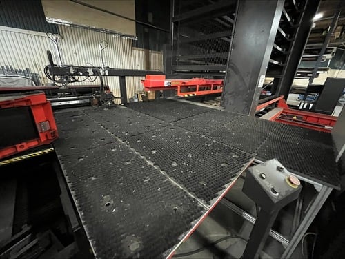 22 Ton, Amada #EM2510NT, Turret Punch, 50" x100", 50" throat, 1.65" stroke, 45 station, 2006 - Image 2
