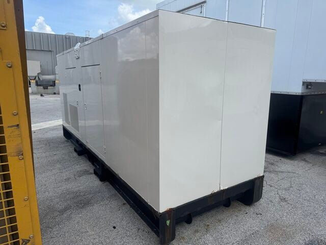 400 KW Caterpillar #XQ400, Diesel Generator Set, Sound Attenuated Enclosure, 628 HP CAT C15 Engine, 1800 RPM - Image 2