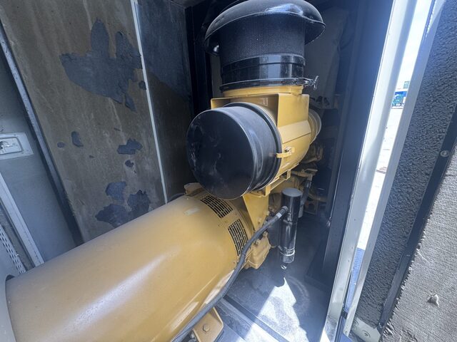 400 KW Caterpillar #XQ400, Portable Diesel Generator Set, 470-gallon base fuel tank, 1800 rpm, Multi Voltage - Image 10