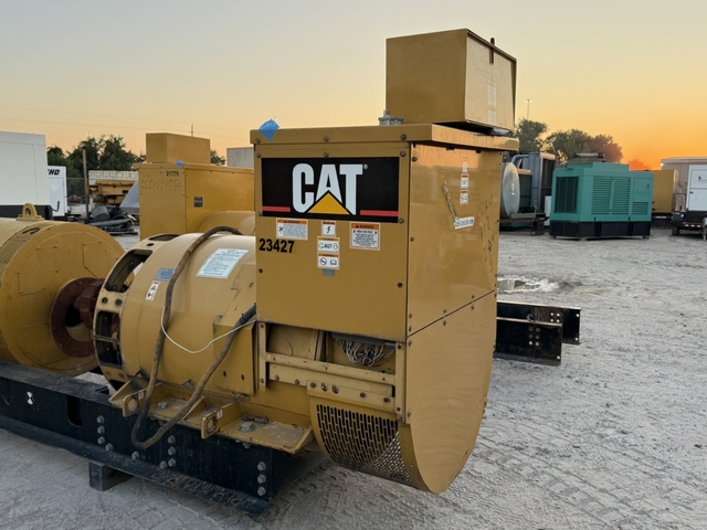 1750 KW, Caterpillar #SR4B, Generator End, 824 Frame, 480 Volt, 2001 - Image 1