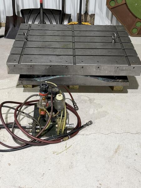 32" x 42" Air Lift Rotary Table - Image 1