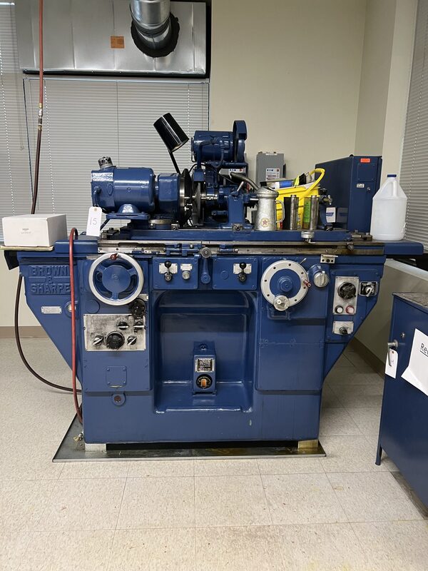 10" Brown & Sharpe #1024U, universal cylindrical grinder, 12" x 1" x 5" wheel, 60-600 RPM, hydraulic table - Image 9