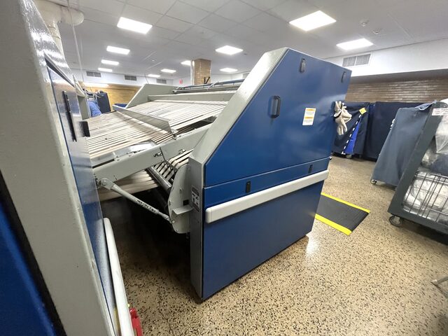 Chicago #S-12-2000, 4-Lane cross folder, VFD, LH discharge, 240 V., 1999 - Image 4