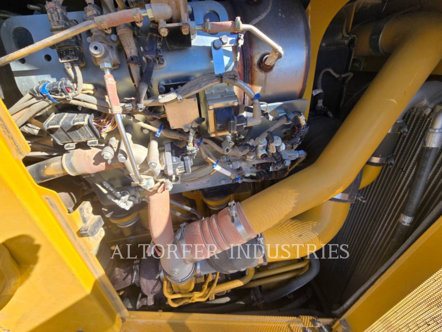 Caterpillar D8T, Crawler Dozer, 684 hours, S/N: AW401685, 2022 - Image 7