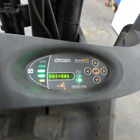 5000 lb. Crown #FC4515-50, electric forklift, 48 V., 240" lift height, 4 stage mast, 2012 - Image 9