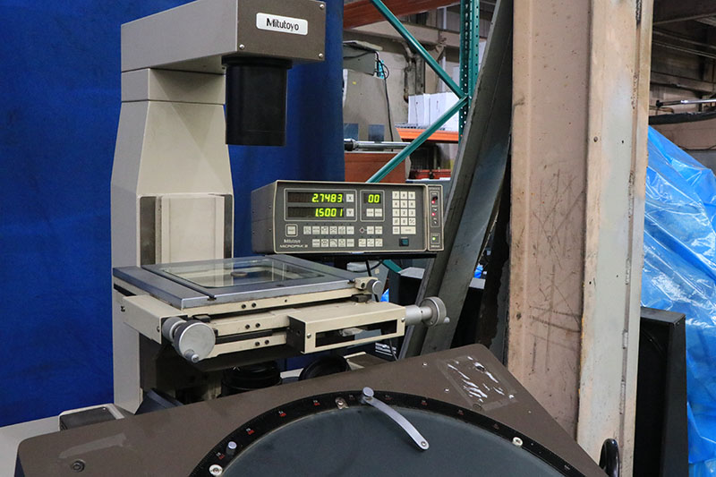 24" Mitutoyo #PV-600, vertical projection floor type optical comparator, 10X lens, Mitutoyo Micropak 2-Axis - Image 6
