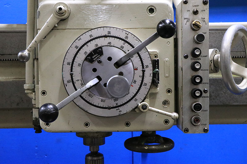 4' -9" Giddings & Lewis Bickford #ChipMaster, radial drill, right angle base, 2 box table, #4MT, 1983 - Image 5