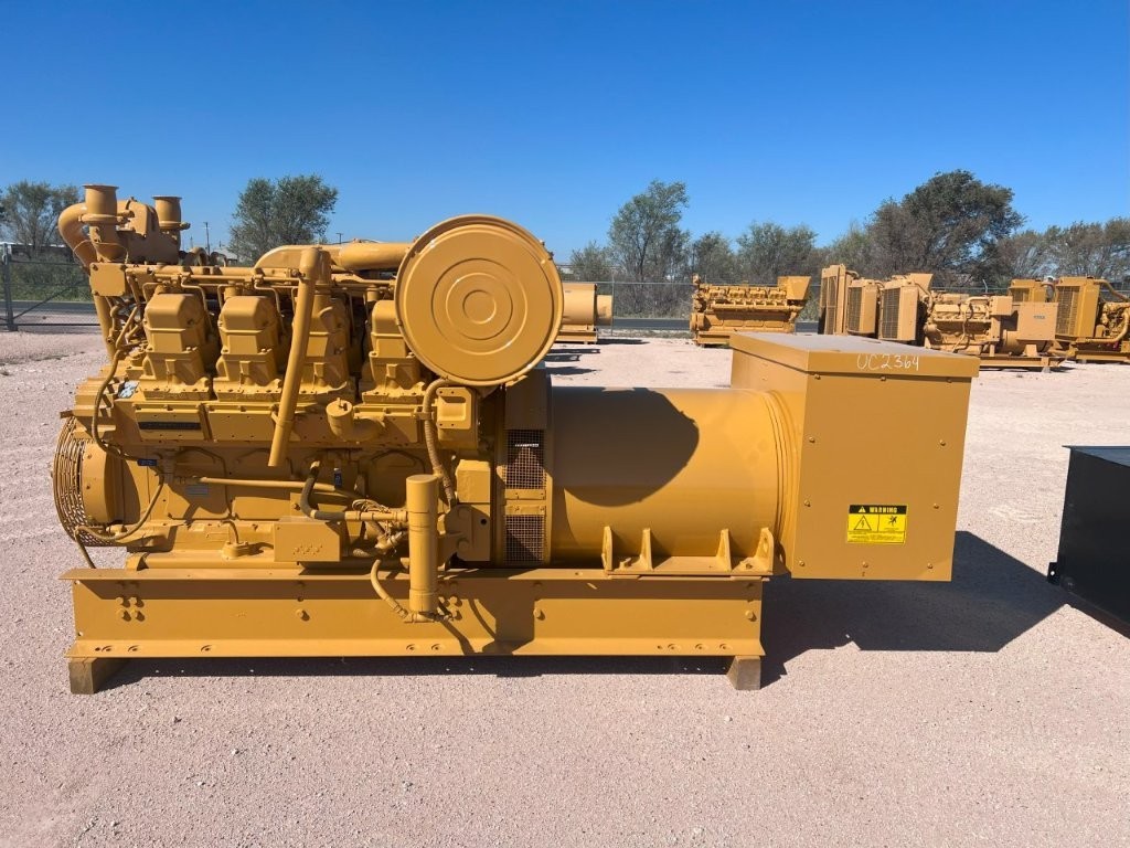 750 KW Caterpillar #D3508, diesel generator set, 1025 hours, 1106 HP @ 1800 RPM - Image 2