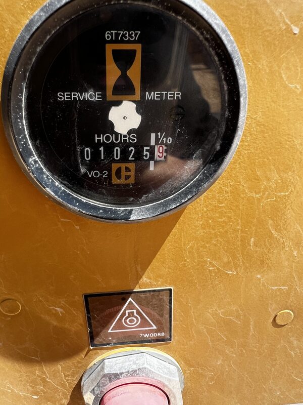 750 KW Caterpillar #D3508, diesel generator set, 1025 hours, 1106 HP @ 1800 RPM - Image 5