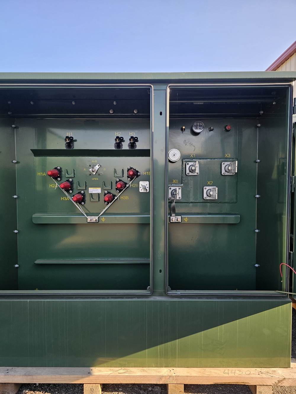 1500 KVA 13200 Delta Primary, 480Y/277 Secondary, IEN Hanchang, 7-Tap, T-Blade Switch, DOE 2016, UL Listed - Image 3