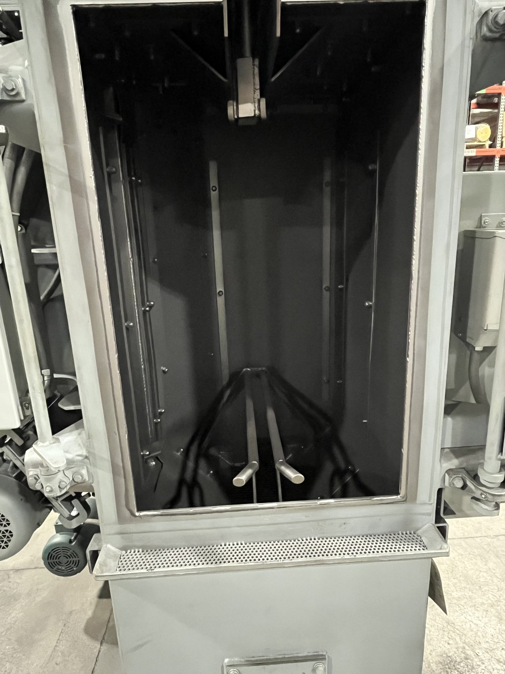 Gibson #HB2430, hanger blast machines, used - Image 7