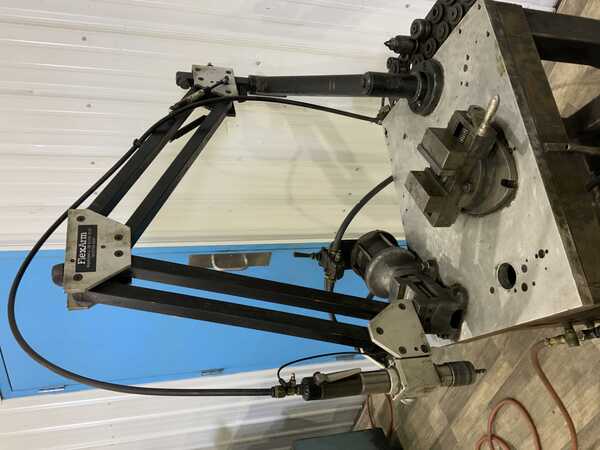 Flexarm #RNR-20, pneumatic tapping arm, swivel base, pneumatic vise, tooling, 2008 - Image 4