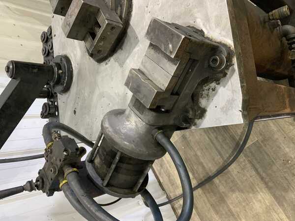 Flexarm #RNR-20, pneumatic tapping arm, swivel base, pneumatic vise, tooling, 2008 - Image 8