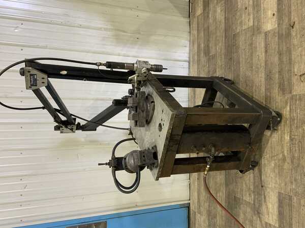 Flexarm #RNR-20, pneumatic tapping arm, swivel base, pneumatic vise, tooling, 2008 - Image 9