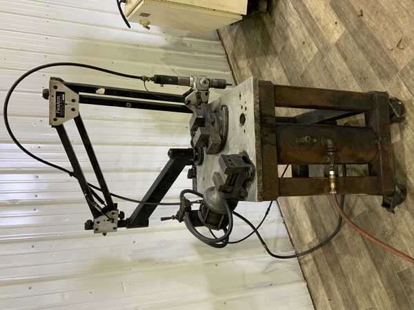 Flexarm #RNR-20, pneumatic tapping arm, swivel base, pneumatic vise, tooling, 2008 - Image 10