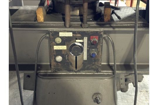 35 Ton, Herman Schwabe #DG, 30" x 34" die cutter, manual shuttle table for steel rule knife, 2 hand Control - Image 5