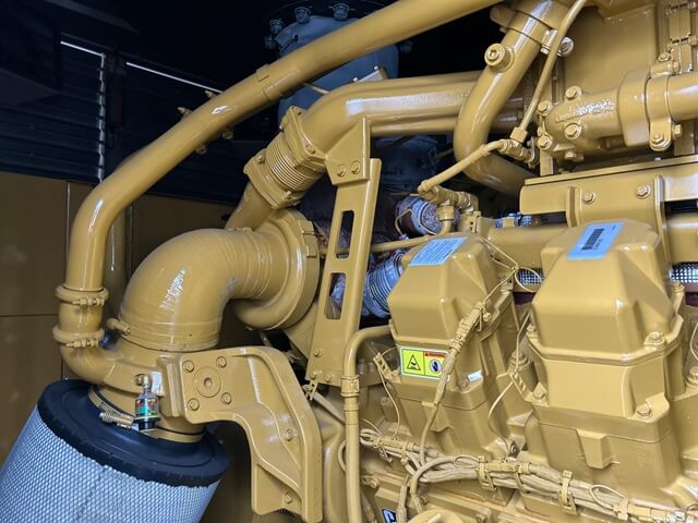 1000 KW Caterpillar #G3512, Standby Natural gas Generator, 1341 HP, sound attenuated enclosure, 500 Hrs, 2021 - Image 6
