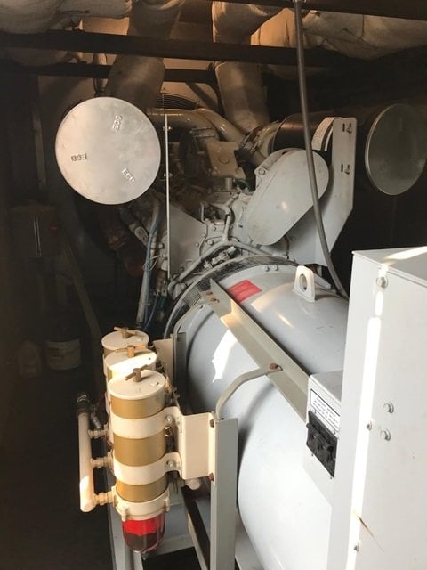 750 KW Detroit Diesel #750DS, Standby Diesel Generator, 1006 HP, sound attenuated enclosure, 769 hours - Image 3