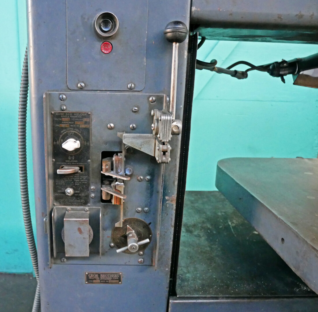 18" Grob #NS18, Vertical Band Saw, 148" x1/8" x1" blade, 18" wheel, tilt table - Image 6