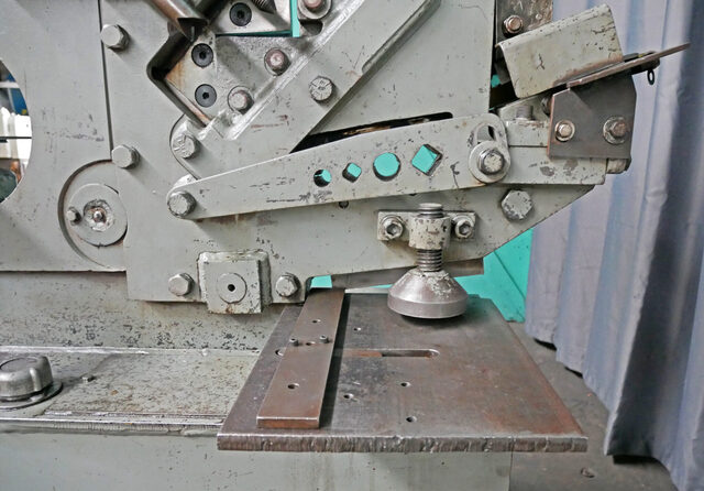 4" x 4" x 1/4" Hill-Acme #3, Metalworker, 33 ton, 12-1/2" throat, 1" stroke, 5 HP - Image 6