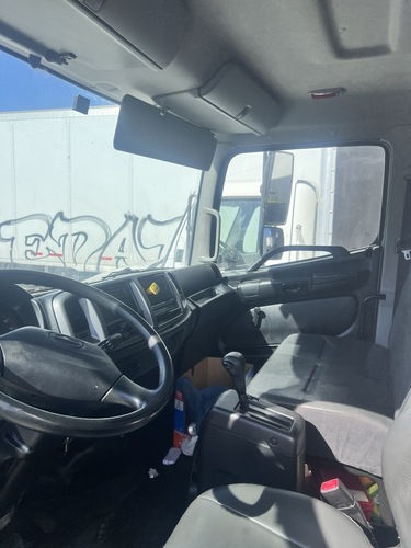 Hino #268, Box Truck, 26' Dry Van, Cummins B6.7 Diesel, 260 HP, 208354 mi, 2020 - Image 8