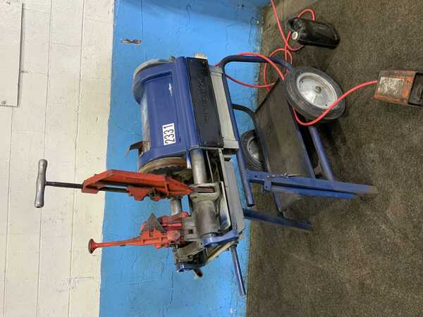 1/4" -4" Ridgid #1224, Pipe Threader, 1/2" to 2" bolt capacity, 2-1/2" to 4" receding die head, 1.5 HP, 36 - Image 4