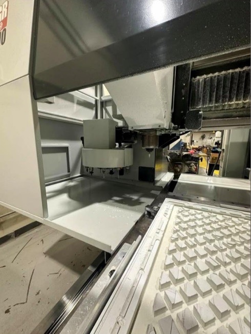 Haas #GR-510, Gantry Router, 121" x61" x11" travel, 15000 RPM, 15 HP, 62" between housing, 10 tool, 5' x10' - Image 7