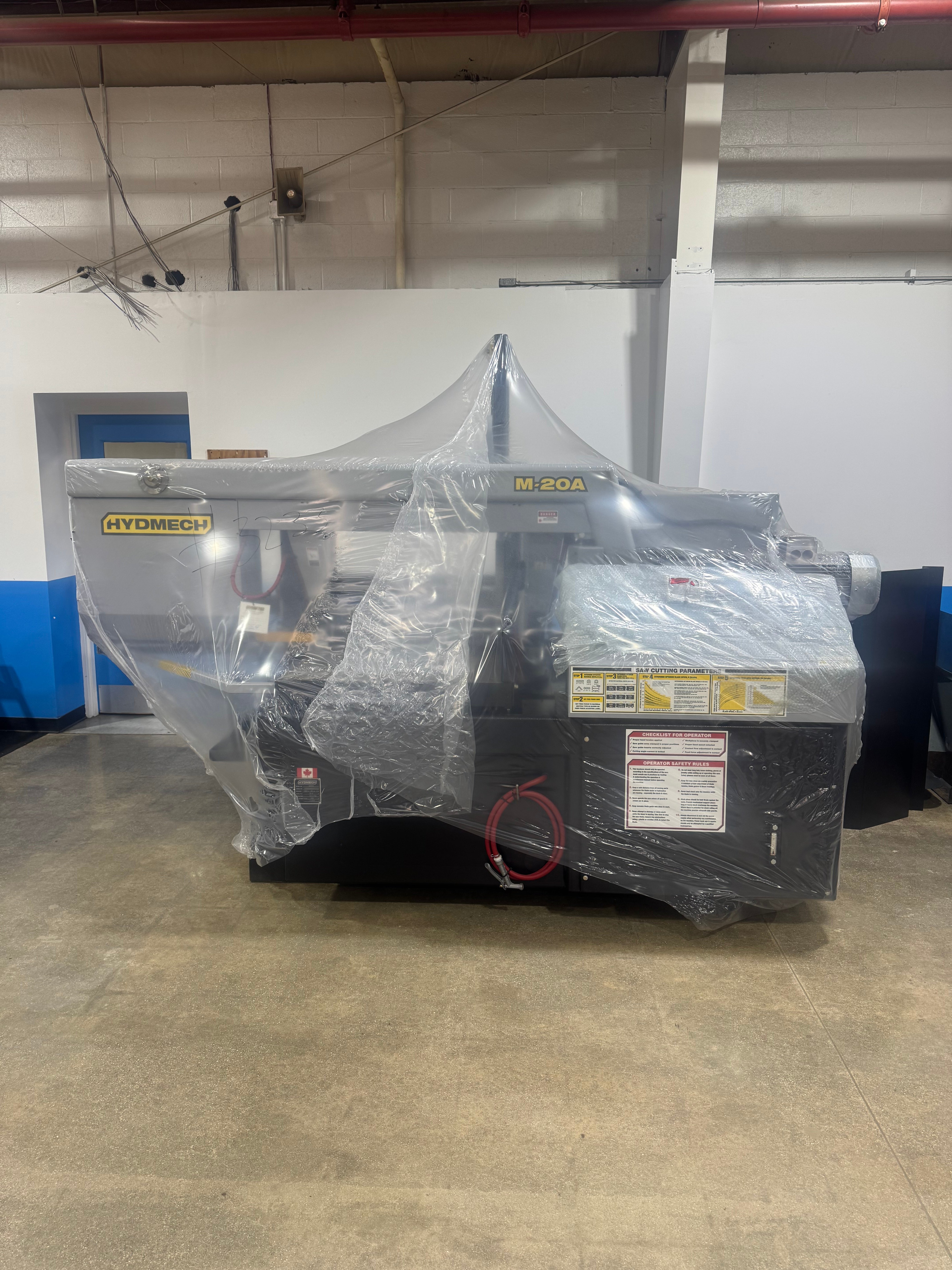 Hyd-Mech #M-20A, automatic horizontal mitre saw, overhead bundling and mist option, brand new - Image 2