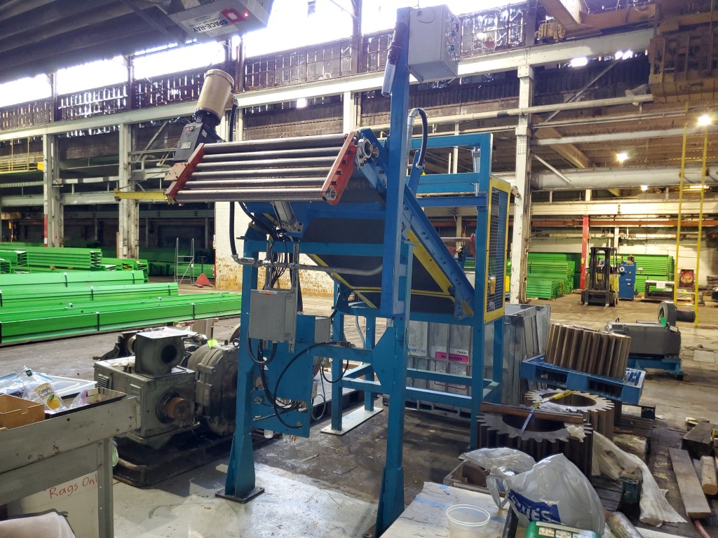 34" wide Intralox, Extruder Feed Conveyor, pneumatic wig-wag w/ 36" wide idler rolls at discharge, (3 - Image 9