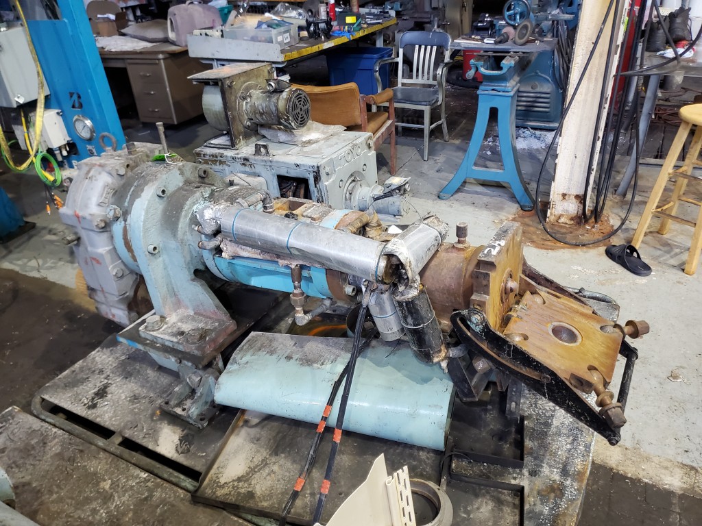2.5" Emerson #SM100HF, Cold Feed Rubber Extruder, 12:1 L/D ratio, power feed roll, 15 HP Toyo motor, 1250 - Image 6
