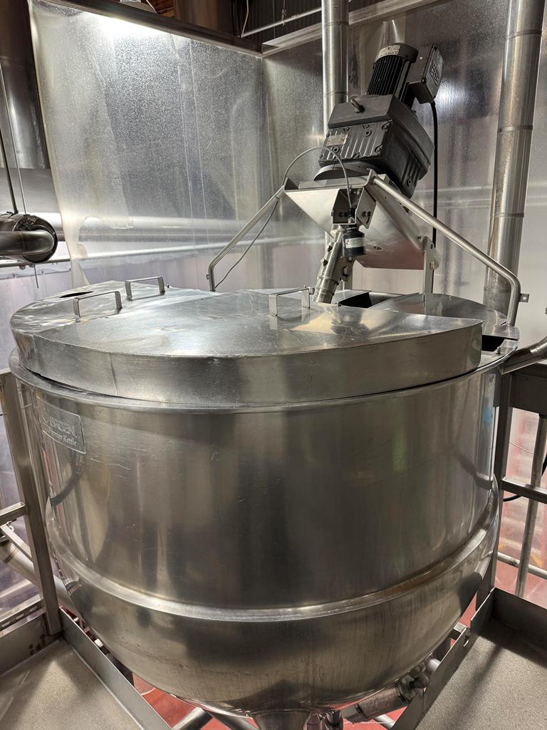 500 gallon Groen, Jacketed Cook & Mix Kettle, Stainless Steel, scrape agitated, 90 psi @ 325°F, 3" bottom - Image 2