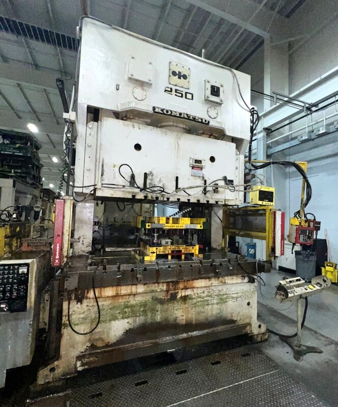 275 Ton, Komatsu #OBW250-2, Gap Frame Double Crank Press, 11.8" stroke, 21.7" Shut Height, 106" x37" bed - Image 1