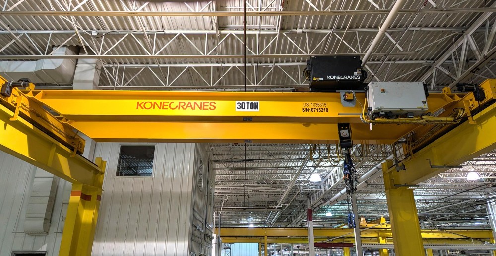 30 Ton, Kone, 29'0" Span, 16' 4" lift, radio, VFD bridge/trolley, 100' (x2) rail/runway/cols, 2015, #2690 - Image 1
