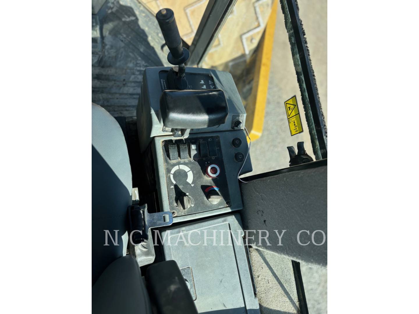 Caterpillar CS74, Asphalt Paver, 7301 hours, S/N: C8S00110, 2008 - Image 8