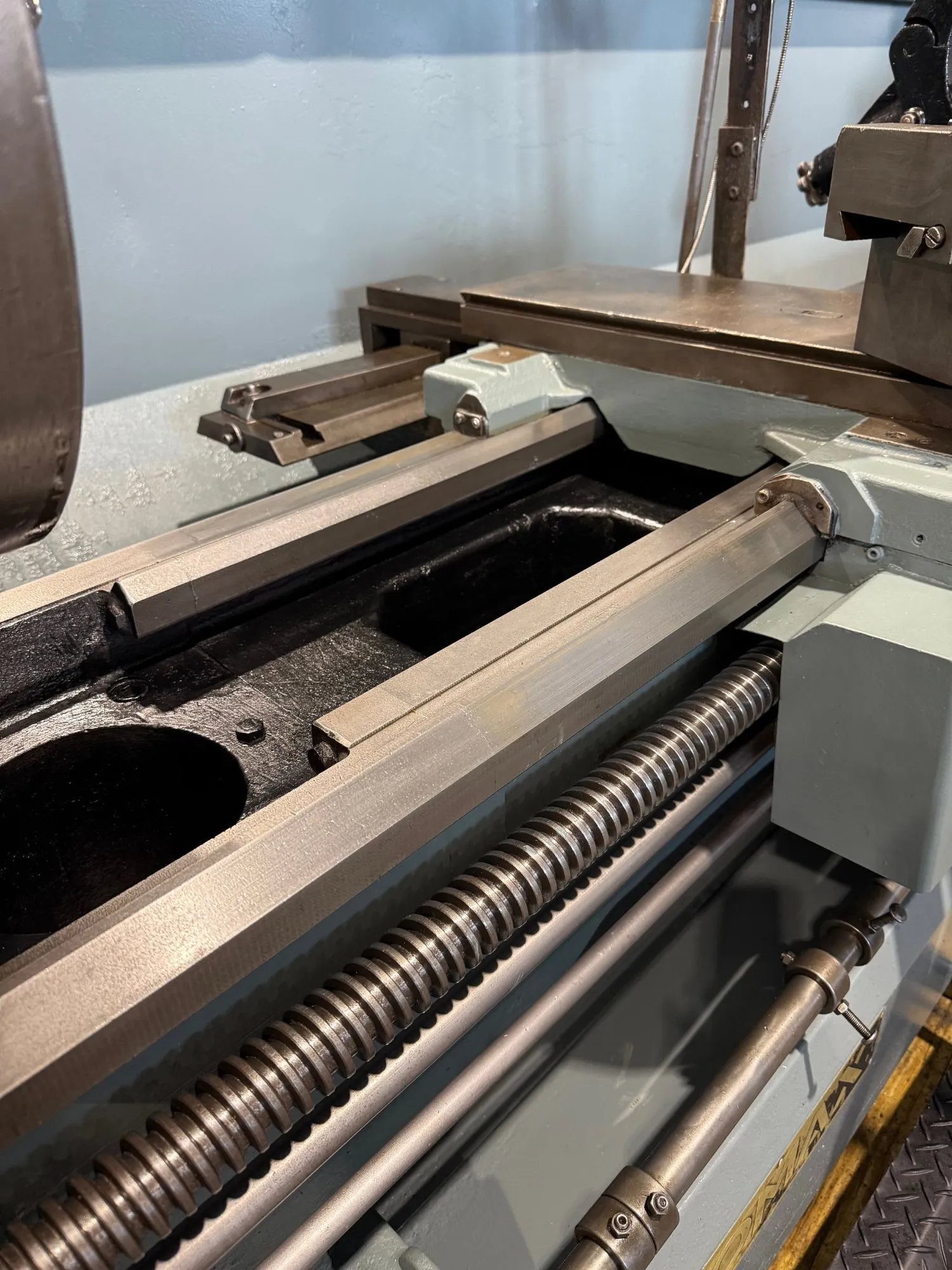 26"/35" x 90" Promax #LG-2690, engine lathe, 16" Bison chuck, 3-jaw, 4-1/16" spindle bore, D1-11, Newall - Image 9