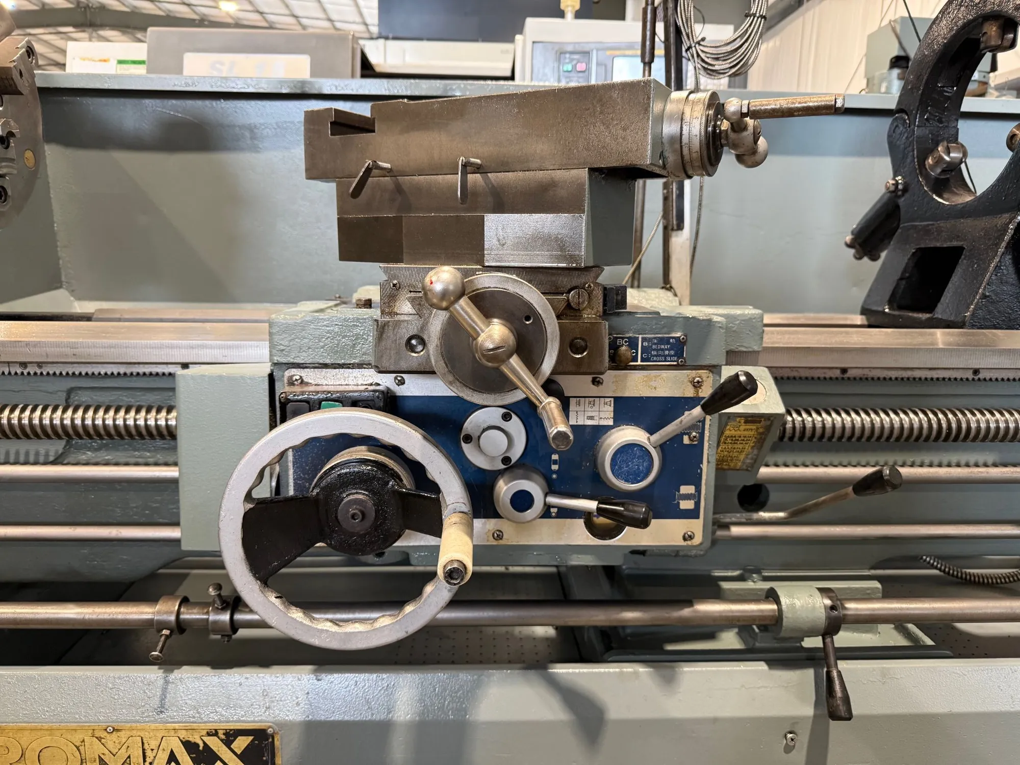 26"/35" x 90" Promax #LG-2690, engine lathe, 16" Bison chuck, 3-jaw, 4-1/16" spindle bore, D1-11, Newall - Image 10