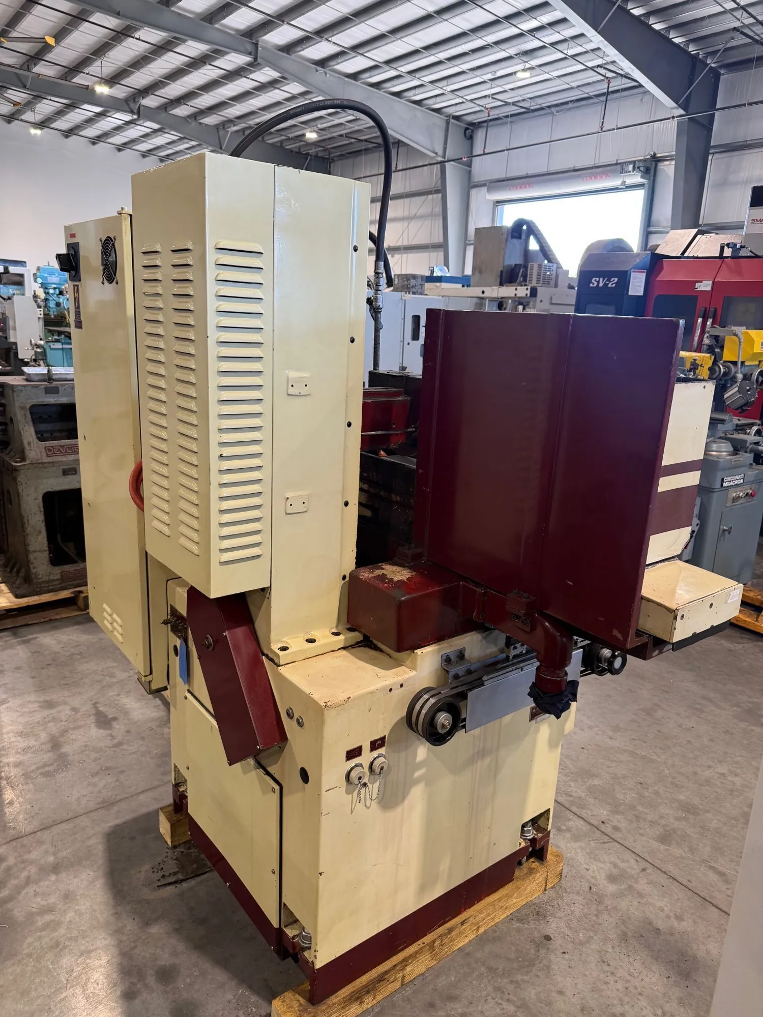 6" x 18" Chevalier #FSG-618AD, automatic surface grinder, 8" x 1/2" x 1-1/4" wheel, 16-82 FPM, hydraulic - Image 8