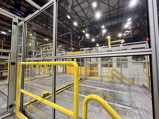 4000 Ton, Krauss Maffei #4000-17200MX, injection molding press, 2017 - Image 7