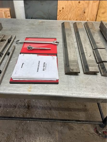 88 Ton, Amada #RG-80, CNC press brake, 8' overall, NC9EXII Control, w/ Tooling, 1988 - Image 6