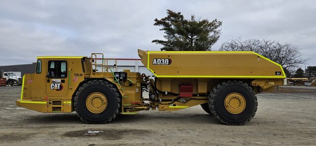 Caterpillar AD45, Underground Mining Truck, 581 HP Cat C18 engine, 49-ton payload, 201-gallon fuel tank - Image 6