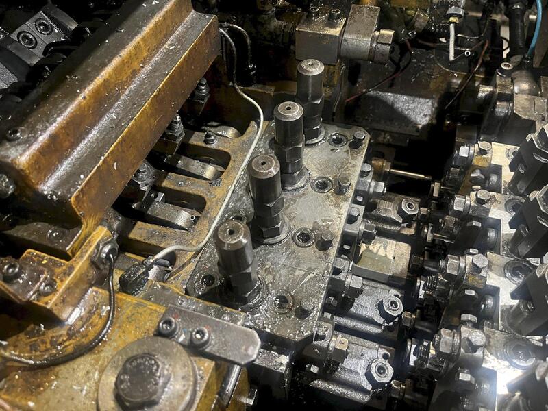 .23" x 3.5" Nakashimada #TH4-6A, 4-Die Progressive Header, 2.756" shank length, 230 pieces/min., 2-plane wire - Image 5