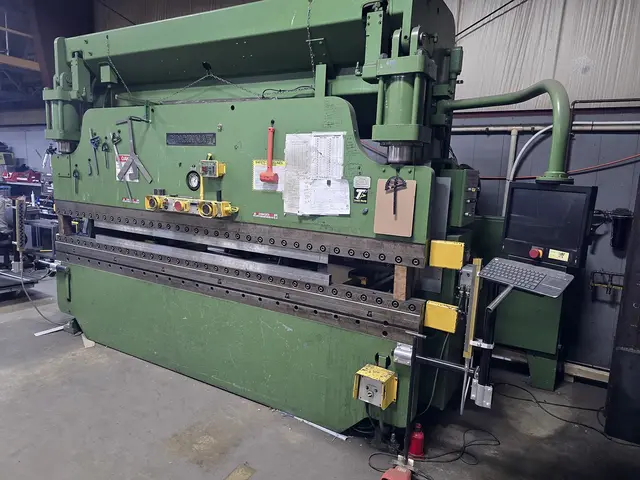 90 Ton, Cincinnati #AS90X10, hydraulic press brake, 12' overall, 126" between housing, 8" stroke, 7" throat - Image 1