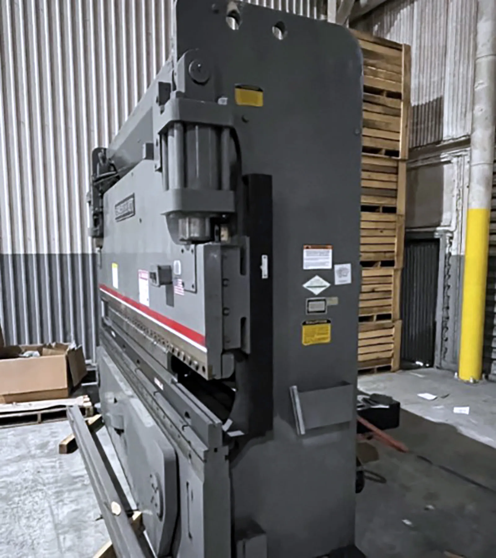 135 Ton, Cincinnati #135T, hydraulic press brake, 12' overall, 126" between housing, 8" stroke, 12" throat - Image 2