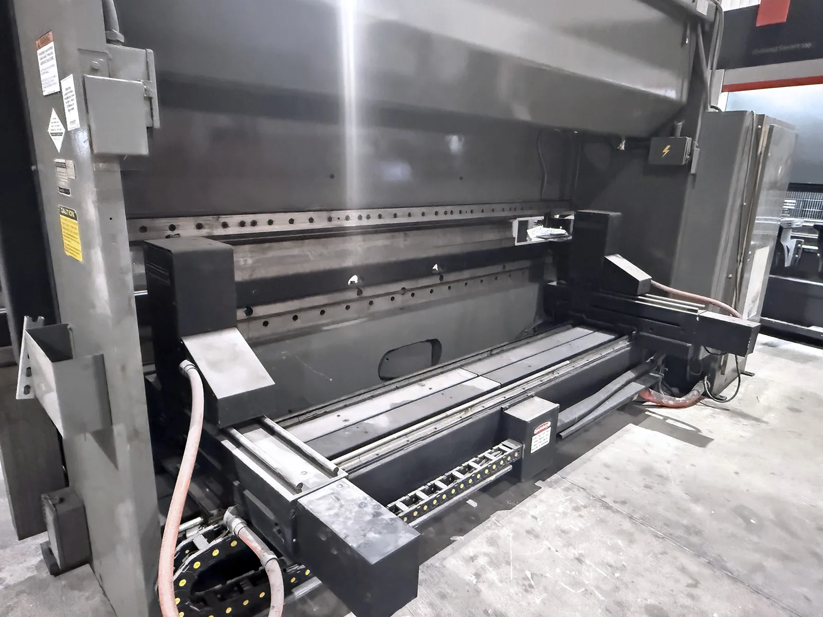 135 Ton, Cincinnati #135T, hydraulic press brake, 12' overall, 126" between housing, 8" stroke, 12" throat - Image 9