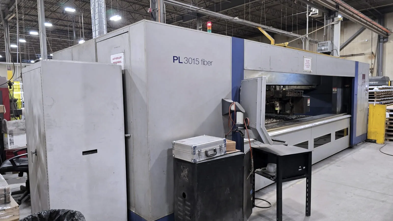 HK #PL3015, fiber laser, 3000 watts, 5' x10'tbl., chiller, dust collector, 2014 - Image 2