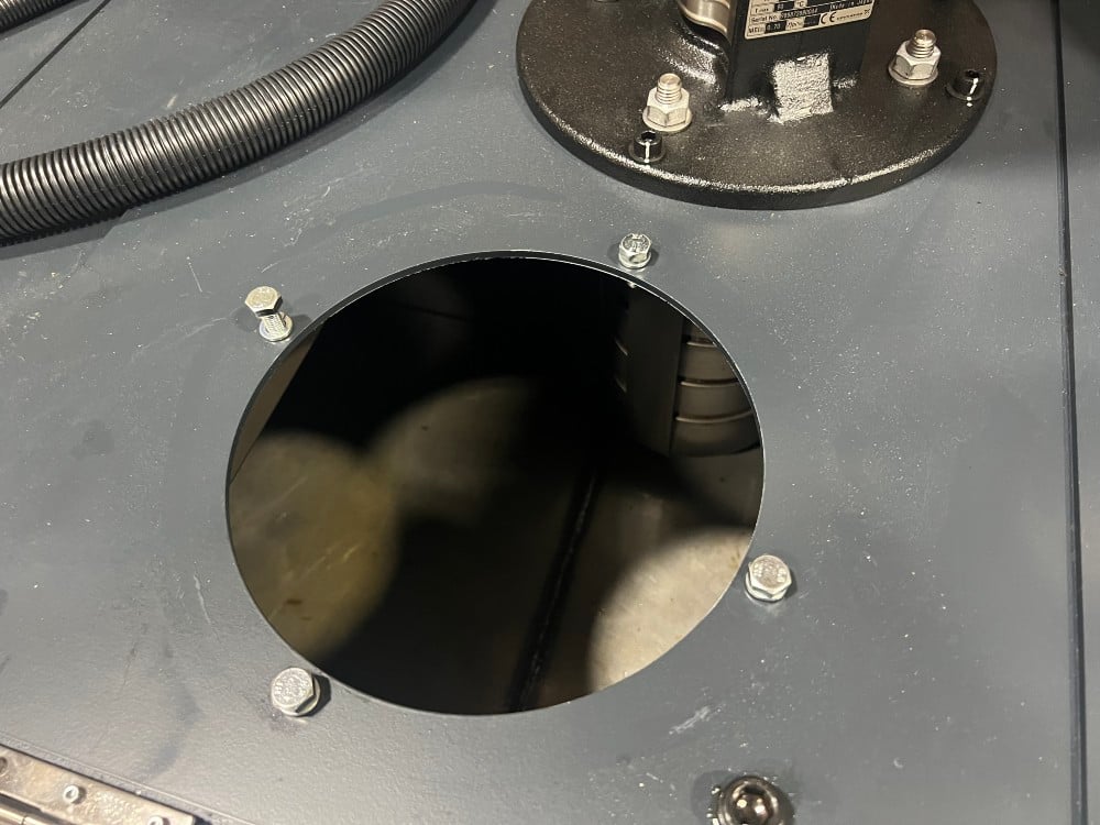 Mosnic #RDF-132-7W-232, coolant tank center discharged, Pro 5 Control, Makino A92, new - Image 6