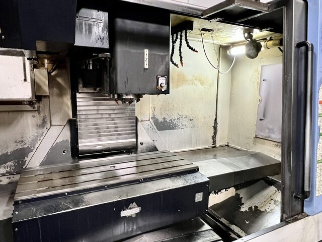 Daewoo Doosan #DMV-4020LS, CNC vertical machining center, 30 automatic tool changer, 40" X, 20" Y, 25" Z - Image 4