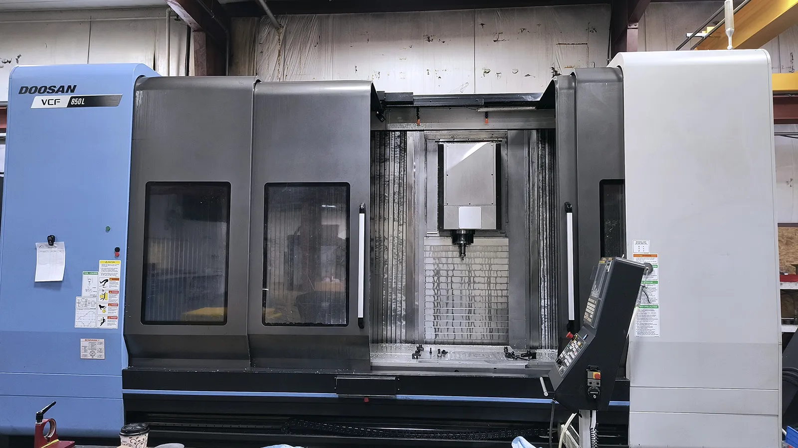 Daewoo Doosan #VCF-850L-II, Vertical Machining Center, 3-Axis, 118" X, 33.4" Y, 31.5" Z, 32.28" x 137.8" - Image 1